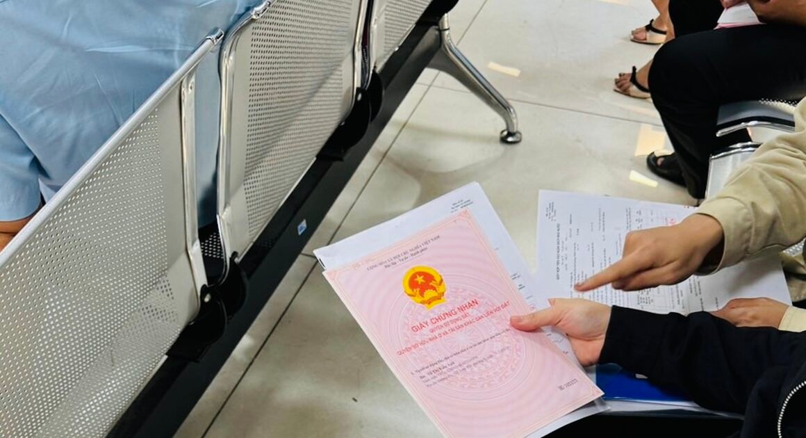 AI CŨNG NGHĨ SỔ TRẮNG, SỔ XANH KHÔNG CÓ GIÁ TRỊ, NHƯNG THEO NGHỊ QUYẾT 254/2025, CHỨNG NHẬN ĐẤT ĐAI VẪN ĐƯỢC CÔNG NHẬN LÀ GIẤY TỔNG GIÁ TRỊ!