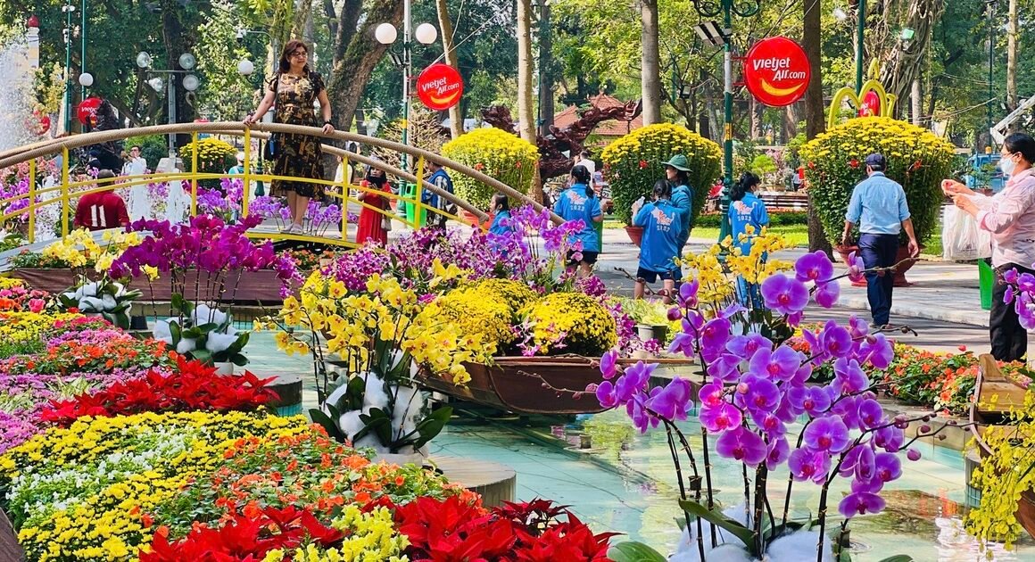 HỘI HOA XUÂN TP.HCM NĂM NAY ĐẶC BIỆT VỚI KHÔNG GIAN TRƯNG BÀY MỚI LẠ, SẴN SÀNG GIAO LƯU VÀ CHỐT HẸN DÙ KHÓ CHỐI!
