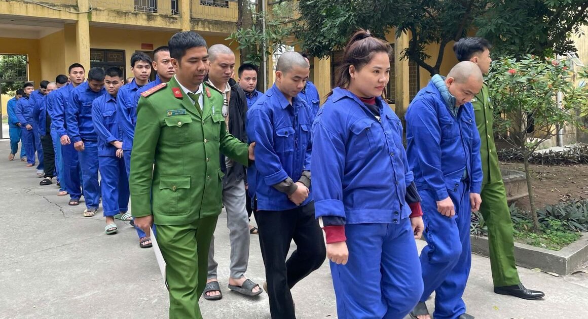 **HÀNG TRĂM CẢN BỘ, CHIẾN SĨ CÔNG AN HƯNG YÊN ĐÁNH SẬP ĐƯỜNG DÂY LỪA ĐẢO GIAO DỊCH 9.300 TỶ ĐỒNG**