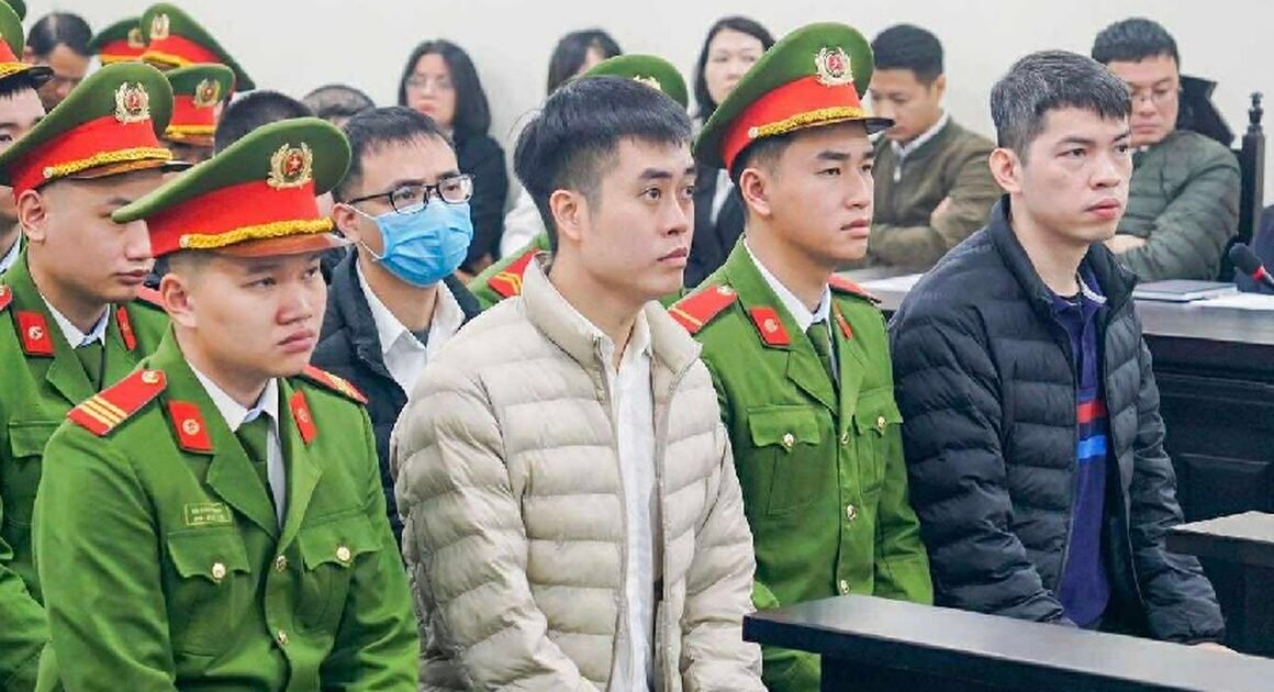 TIẾU LỘ THẬT VỀ SẢN PHẨM SỮA HIUP: CHỈ ĐẠT 70% CHẤT LƯỢNG NHƯ CÔNG BỐ, CÓ NGUY CƠ GÂY HẠI| BÊN CẠNH CÙNG BỊ CÁO CÓ NGƯỜI ĐANG DÙNG