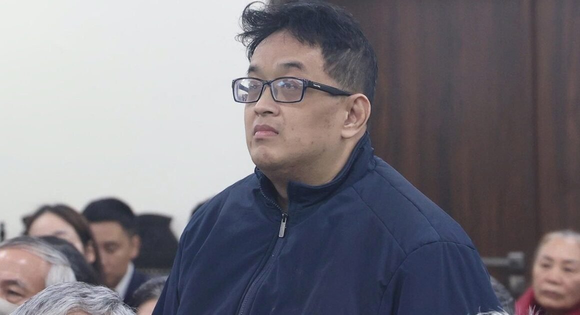 ÔNG HUỲNH NGUYỄN LỘC BỊ KHÁM XÉT VÌ NHẬN HỐI LỘ HƠN 47 TỈ, ĐỂ THUẬN LỢI DOANH NGHIỆP ĐƯA DƯỢC LIỆU VÀO CƠ SỞ Y TẾ DO MÌNH QUẢN LÝ