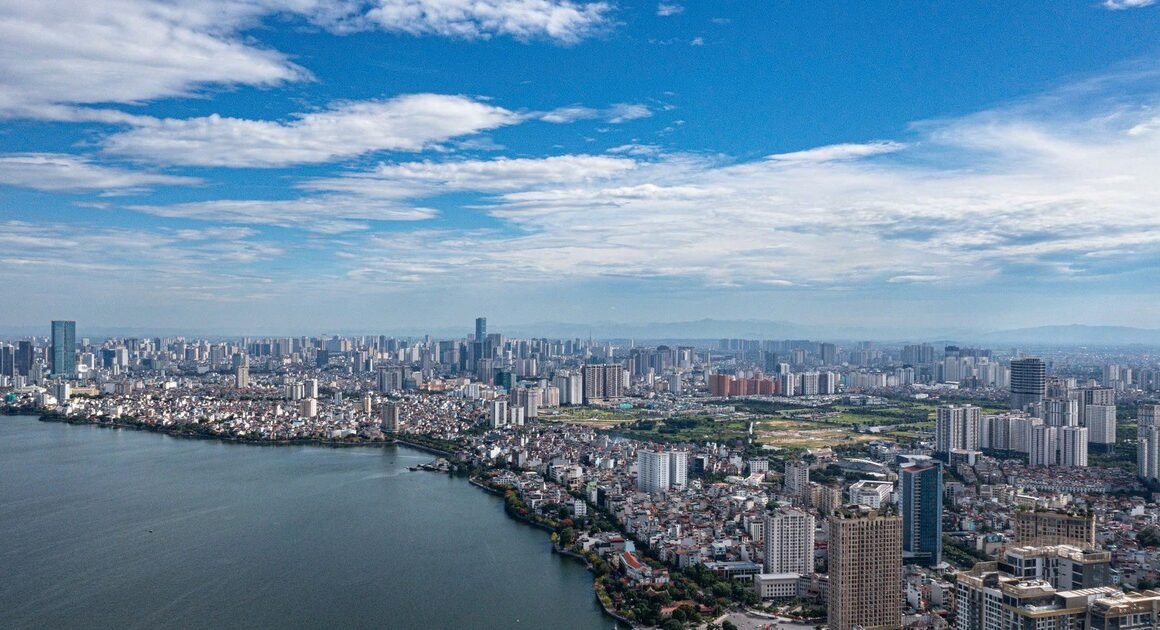 CHUẨN BỐI CẢNH CHO MỘT HÀ NỘI XANH SẠCH, THÔNG MINH VÀ BỀN VỮNG: HÀ NỘI SẼ DI DỜI HƠN 860.000 NGƯỜI DÂN TRONG VÀNH ĐAI 3 GIAI ĐOẠN 2026-2045!