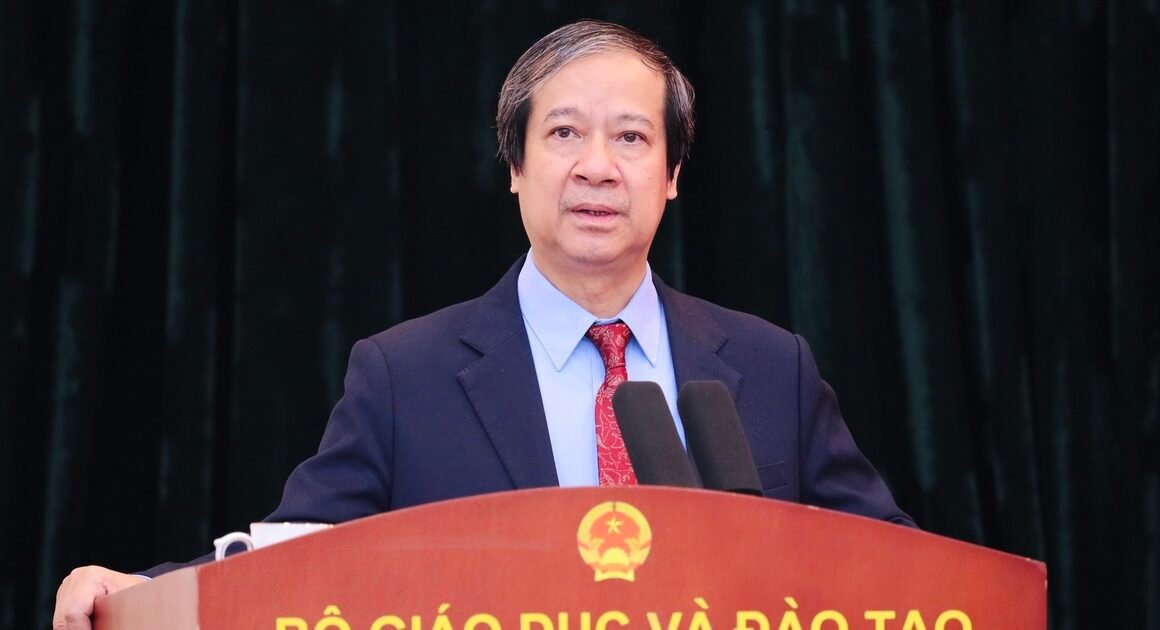 BỘ TRƯỞNG BỘ GD-ĐT NGUYỄN KIM SƠN GẦN NHÂN ĐƯỢC LẤY Ý KIẾN CỬ TRI, GƯƠM GÓP VÙNG ĐƯỢC BẦU CHỌN ĐẠI BIỂU QUỐC HỘI KHÓA XVI!