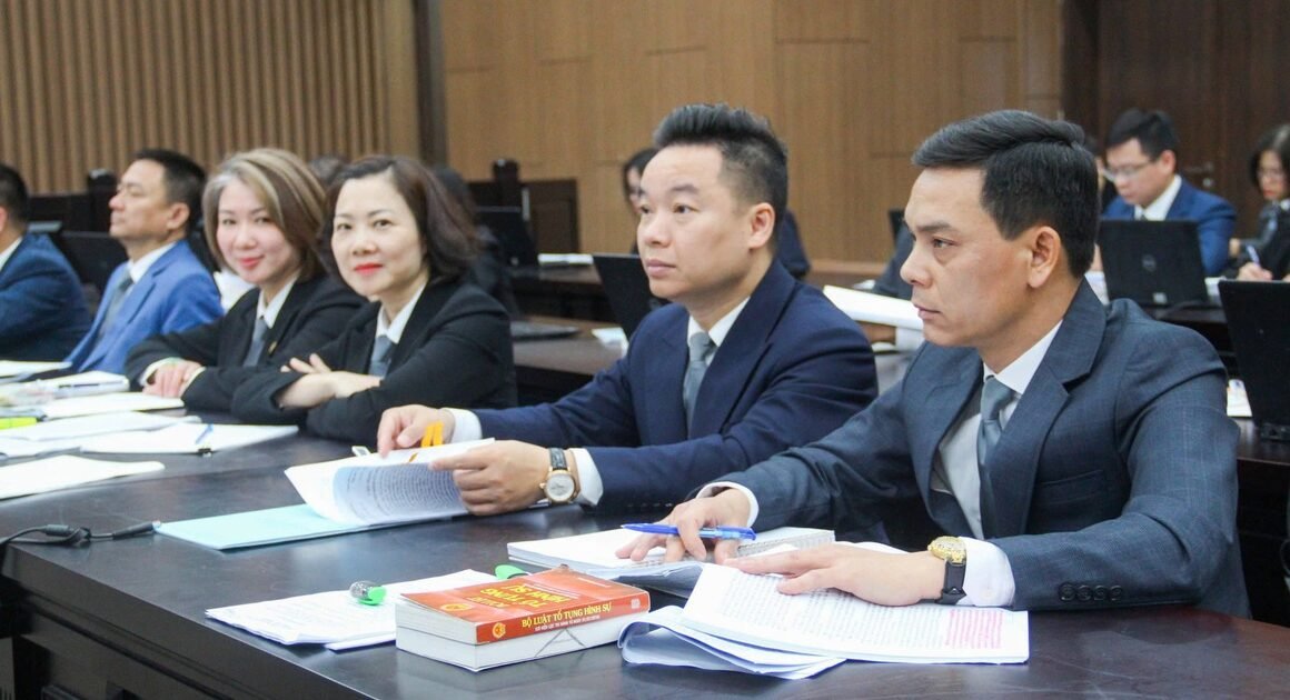 KHÁC BIỆT TRONG PHÁP LỰC: ÁO CHOÀNG LUẬT SƯ MỚI TĂNG TẠO SỰ TÔN NGHIÊM VÀ NHẬN DIỆN QUỐC TẾ!