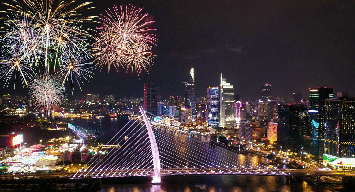 KHÁM PHÁ 17 ĐIỂM BỮA TIỆC PHÁO HOA ĐÓN TẾT NGUYÊN ĐÁN BÍNH NGỌ 2026 TẠI TP.HCM!