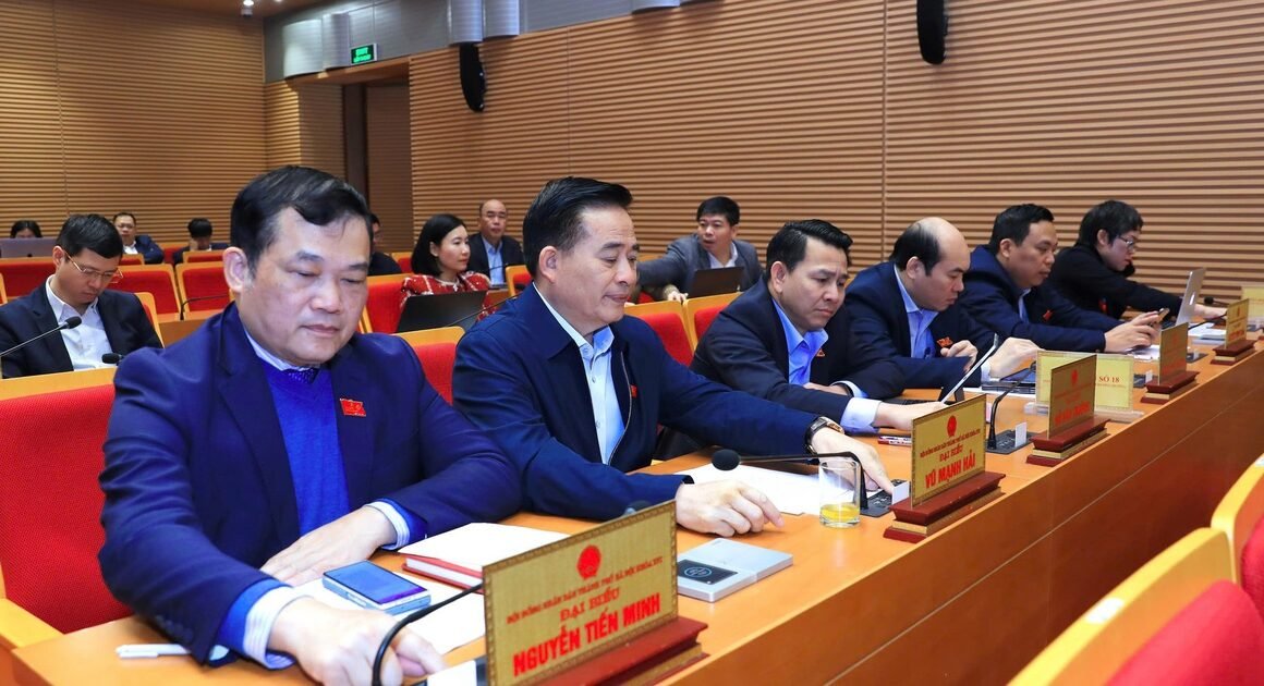 HÀ NỘI BẾ MẠC CHUYỂN GIAO QUYỀN TRONG BAN CHỈ ĐẠO, AI SẮP ĐƯỢC BÙNG NỔ TRONG VỊ TRÍ MỚI?