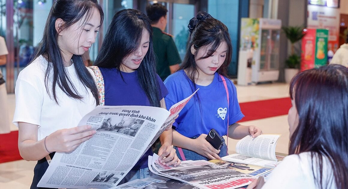 KHÁM PHÁ BỨC TRANH SỐNG ĐỔI MỚI VỚI BÁO THANH NIÊN TỪ 1986 ĐẾN NAY!