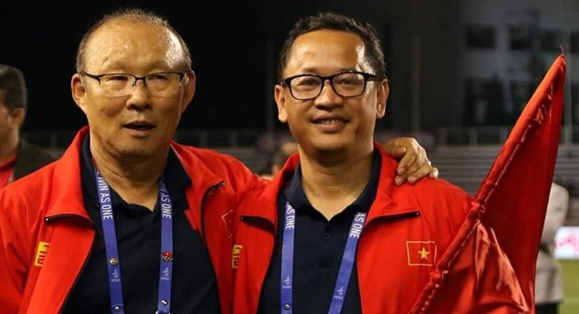 BÍ QUYẾT THẦN KỲ GIÚP CÁC HLV HÀN QUỐC CHIẾM TRỌN TRẢI NGHIỆM VỚI BÓNG ĐÁ VIỆT NAM!