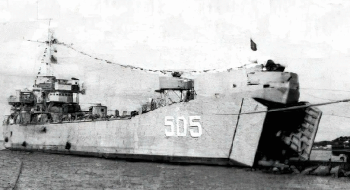 BỐN MƯƠI TƯ ẤT CẢ VẪN KÍNH PHẦN GIA ĐÌNH, NHIỀU NGƯỜI VẬT VẢI KHI NGHĨVỀ NHỮNG NGƯỜI LÍNH ĐÃ NGÃ XUỐNG TRÊN TRƯỜNG SA VÀ CUỘC HÀNH TRÌNH TRUNG CỘNG GẦN 1.000 NGÀY GIAM GIỮ CẦU NGUYỆN CHO HỌ!