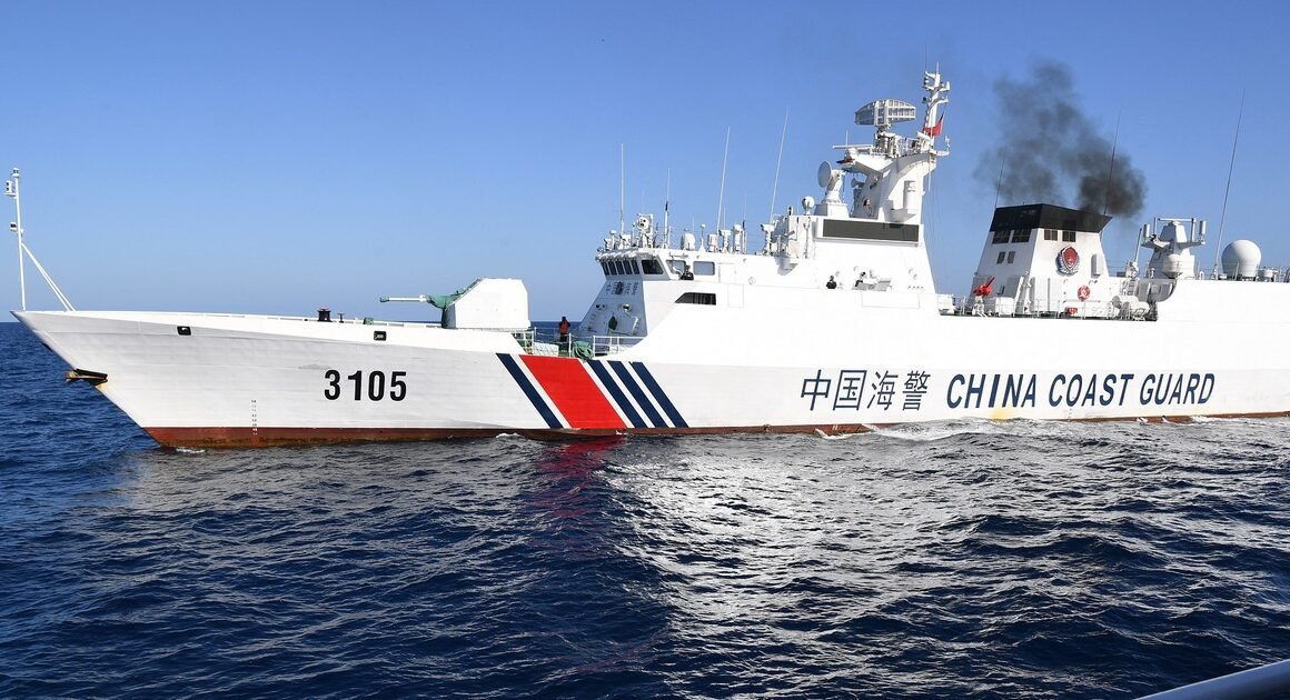 TÀU HẢI CẢNH TRUNG QUỐC LẬP KẾ HOẠCH DUY TRÌ SỰ HIỆN DIỆN ĐỘC ĐẮC TẠI CHUỖI BÃI CẠN SCARBOROUGH NĂM 2025