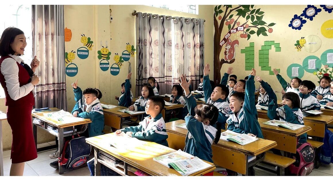 KHÁM PHÁ NGAY THÔNG TƯ MỚI ĐIỀU CHỈNH THẨM QUYỀN TUYỂN DỤNG NHÀ GIÁO!