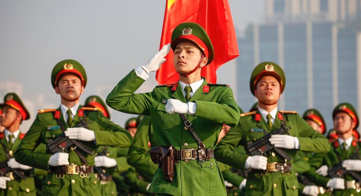 KHÁM PHÁ ĐỊNH HƯỚNG CHIẾN LƯỢC MỚI CỦA CÔNG AN NHÂN DÂN THEO NGHỊ QUYẾT ĐẠI HỘI XIV CỦA ĐẢNG!