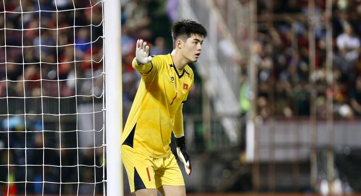 U.23 VIỆT NAM SẴN SÀNG CHIẾN ĐẤU BẤT CHẤP AI CỐ GẮNG DÌU TRẬN ĐẤU VÀO LOẠT ĐÁ LUÂN lưu