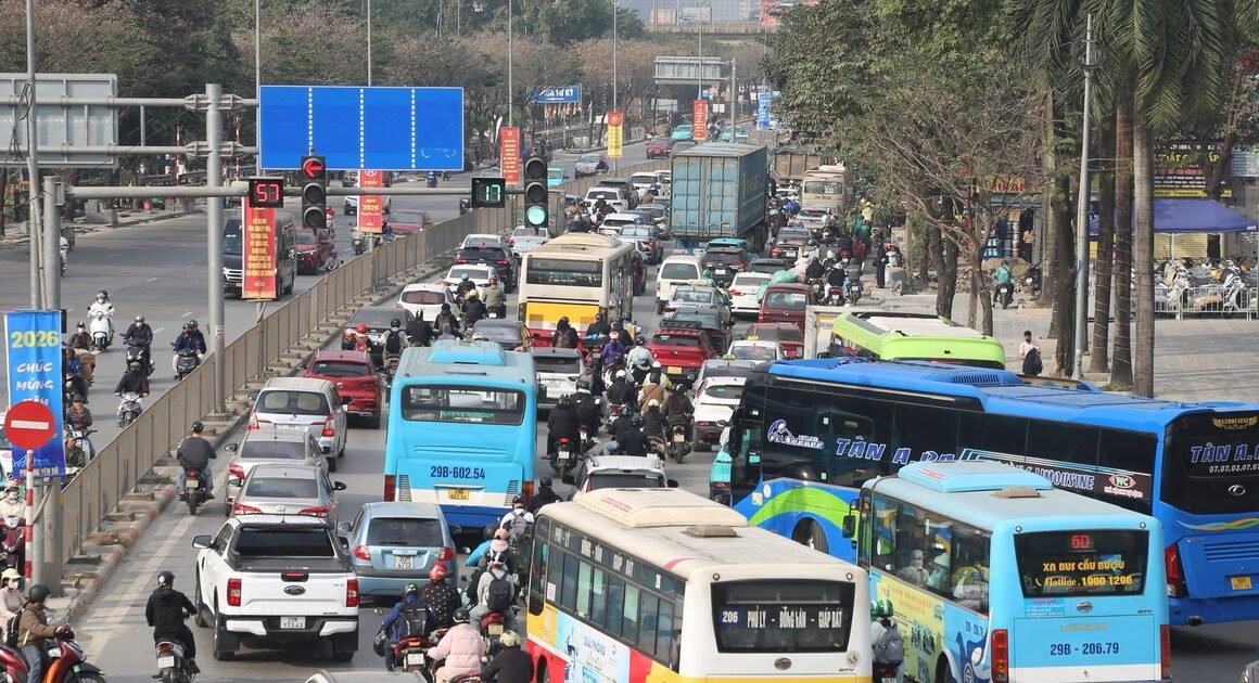 HÀ NỘI CHIỀU 4.1: CAO ĐIỂM GIAO THÔNG, NGƯỜI DÂN TRẢ LẠI THÀNH PHỐ SAU KỲ NGHỈ TẾT DƯƠNG LỊCH 2026