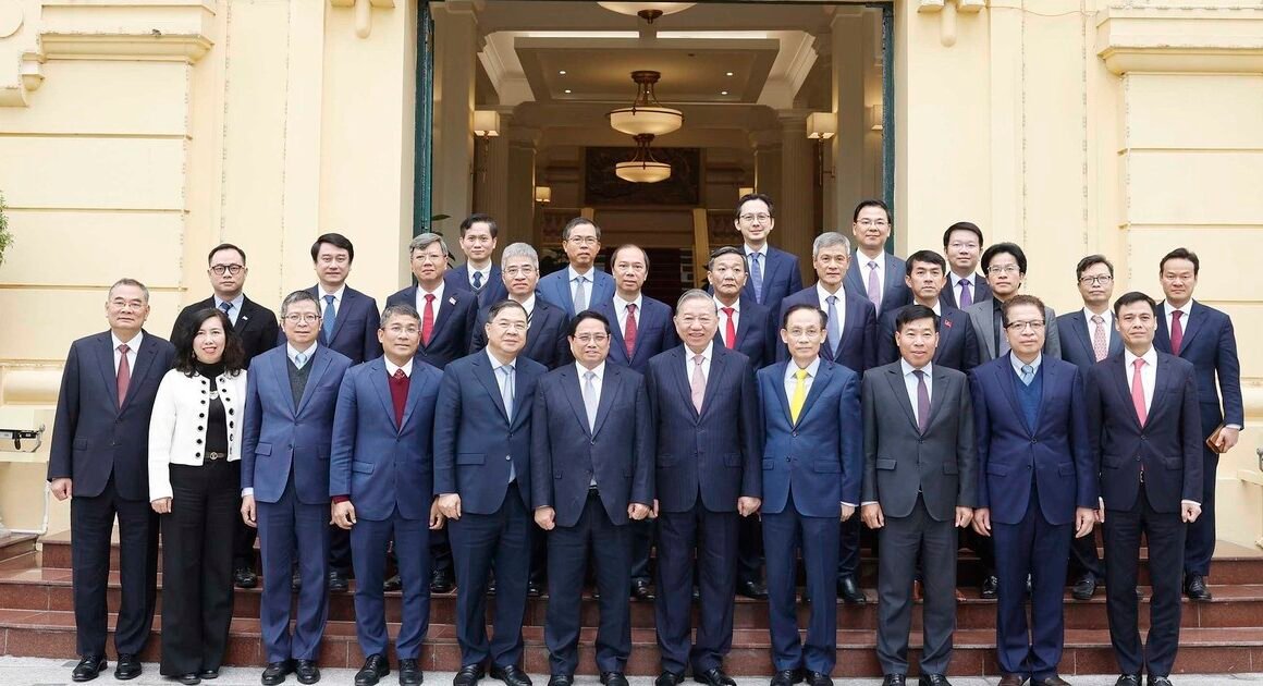 TỔNG BÍ THƯ TÔ LÂM GẶP ĐỒNG HƯƠNG NGOẠI GIAO TRONG NGÀY ĐẠI HỘI ĐỂ GÓP Ý CHIẾN LƯỢC PHÁT TRIỂN ĐẤT NƯỚC