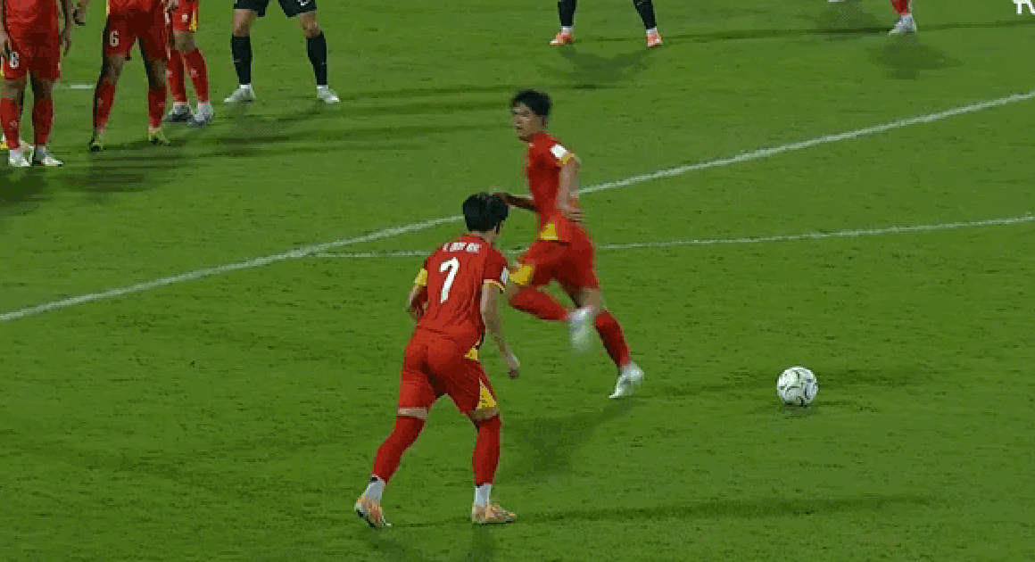 NGUYEN DINH BAC LẬP KỶ LỤC ĐỈNH CAO, TRỞ THÀNH VUA PHÁ LƯỚI ĐẦU TIÊN CỦA VIỆT NAM TẠI VCK U23 CHÂU Á!