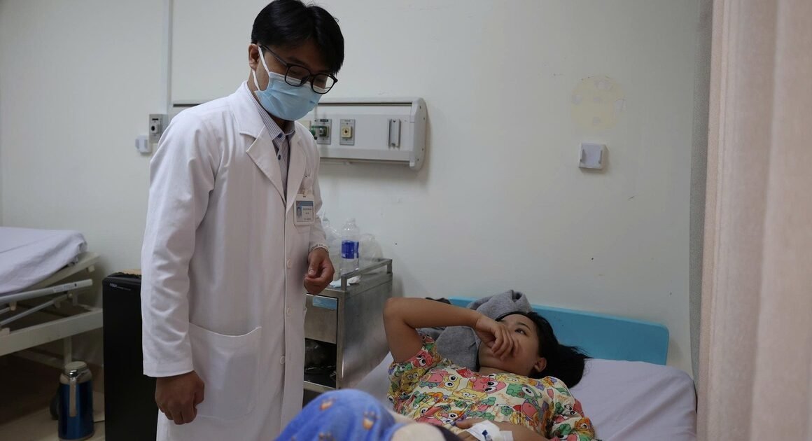 BÁN BÁNH MÌ DƯỚI MỨC AN TOÀN, KHIẾN HÀNG LOẠT NGƯỜI ĐẶC BIỆT PHẢI NHẬP VIỆN VÌ NGỘ ĐỘC!