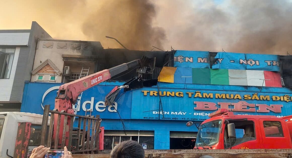**bị cháy đột ngột tại cửa hàng điện máy, hai mẹ con không qua khỏi khiến cộng đồng xót xa**