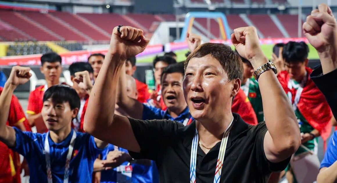 SỨC MẠNH CỦA U.23 VIỆT NAM DƯỚI DẪN DẮT CỦA HLV KIM SANG-SIK ĐANG GÂY CHẤN ĐỘNG TRUYỀN THÔNG THÁI LAN!