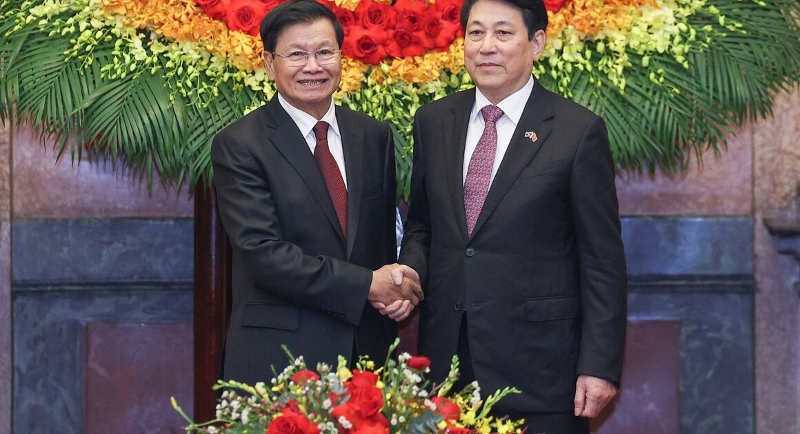 CHỦ TỊCH NƯỚC LUÔNG CƯỜNG GẶP TỔNG BÍ THƯ LÀO THONGLOUN SISOUTLITH: BỨC TRANH HỘI ĐÀM GÌ ĐANG ĐƯỢC BÙA VÀO?