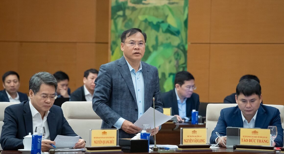 DẤU MỐC MỚI TRONG BẦU CỬ: CÓ THỂ BỎ PHIẾU TỪ XA CHỈ VỚI VÀI CÚ NHẤN TRÊN VNEID!