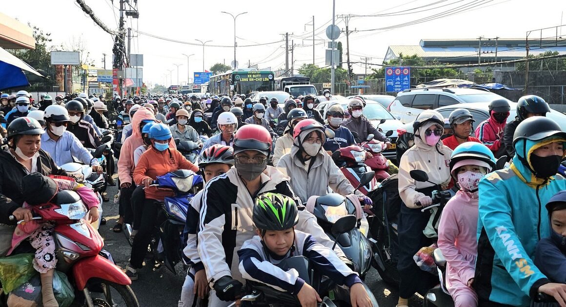 AI NGOẠI ĐỊA VẪN BIẾT BẢO VỆ MÙA VỀ CUỐI TUẦN?