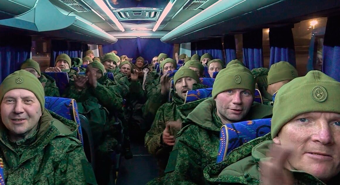 CUỘC ĐÀM PHÁN BA BÊN VỀ XUNG ĐỘT NGA-UKRAINE KHIẾN DÂN CHÚNG ĐANG CHỜ ĐỢI MẤT KIÊN NHẪN