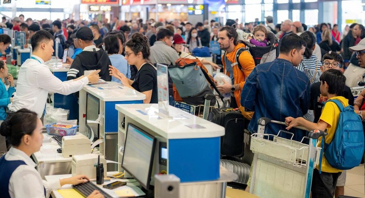 CẢNH BÁO CHẶT CHỚC SƯƠNG MÙ DÀY ĐẶC TẠI MIỀN BẮC VÀ BẮC TRUNG BỘ TRONG MÙA TẾT, ẢNH HƯỞNG ĐẾN HÀNG NGÀN CHUYẾN BAY!