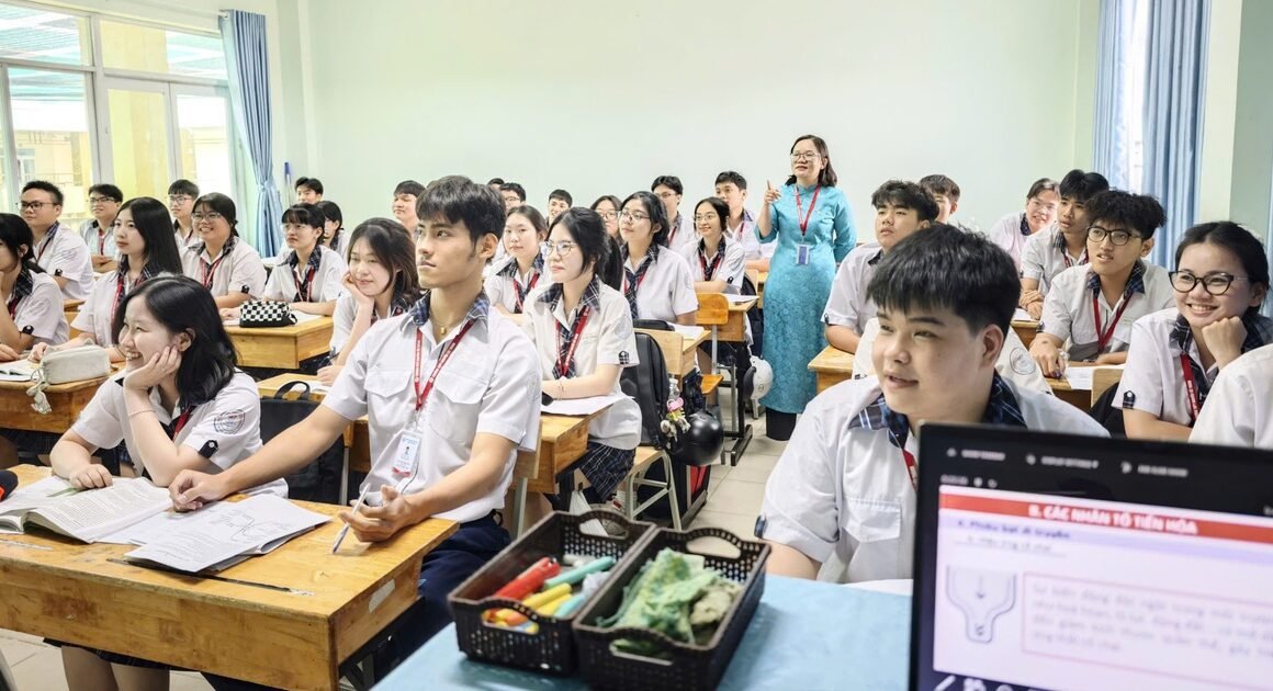 BỘ GD-ĐT BỎ ĐỀ MINH HỌA, SỰ CHUYỂN HƯỚNG ĐÁNG CHÚ Ý TRONG CÁCH CHẤM ĐIỂM KỲ THI TỐT NGHIỆP THPT 2026!