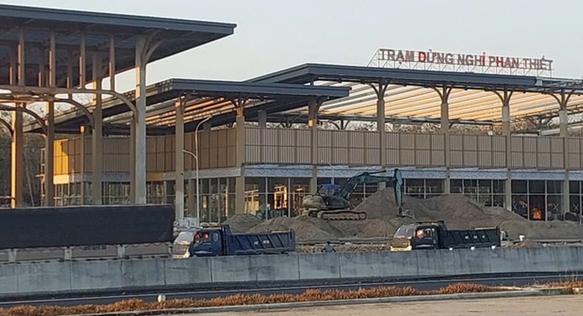 BẬT MÍ CHUYẾN ĐI VỀ QUÊ: DÙ CÓ ĐƯỜNG MỚI, TÀI XẾ VẪN ĐỐI MẶT VỚI NHỮNG NGUY CƠ NGHIÊM TRỌNG TRÊN CAO TỐC BRƯNG NỔI DỐI DỌA SINH TỒN