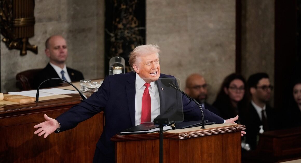 KHÁM PHÁ BÀI PHÁT BIỂU DÀI NHẤT CỦA TỔNG THỐNG DONALD TRUMP TRONG NHIỆM KỲ THỨ HAI!