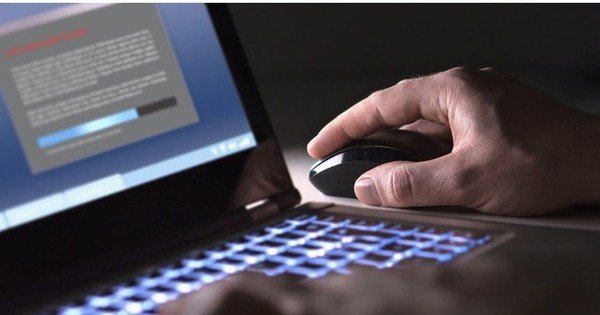 BẠN ĐÃ BIẾT CHƯA, NHỮNG CHIẾC MẮT ĐEN ĐANG RON RÁO THEO DÕI THÔNG TIN CỦA BẠN TRÊN MẠNG!