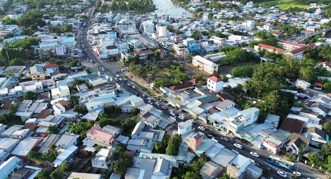 Ô TÔ ĐỘT NHIÊN CHẾT Máy TRÊN CẦU NGÃ TƯ, KẸT XE HÀNG CHỤC CÂY SỐM TRÊN QUỐC LỘ 53!