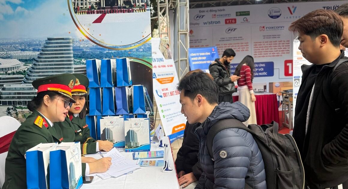 KHÁM PHÁ CƠ HỘI NGHỀ NGHIỆP VÀ NƠI ĐẾN LÝ TƯỞNG CHO SINH VIÊN ĐẠI HỌC DÂN SỰ TRONG NGÀNH XÂY DỰNG VÀ HỖ TRỢ QUÂN ĐỘI!