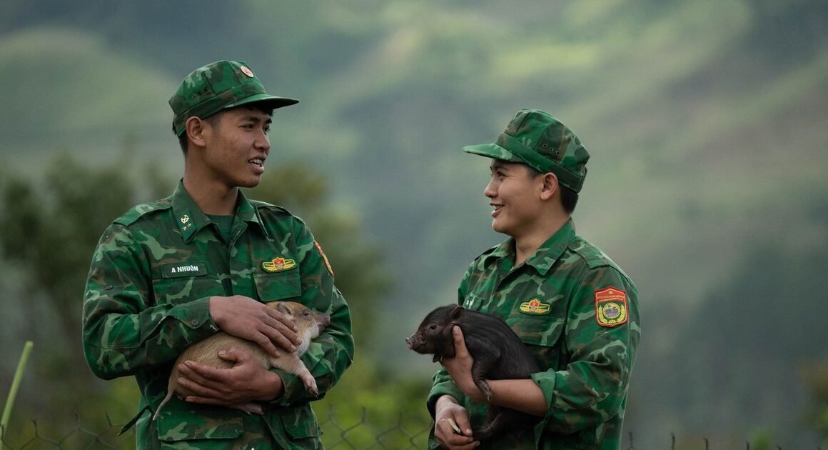 GIO Ở ĐĂK BLO VỪA RẦM RÌ, VỪA CHỞ ĐẨY NHỮNG CÂU CHUYỆN ÂM THẦM ẤM ÁP ĐẾN TỪNG GÓC NHÀ