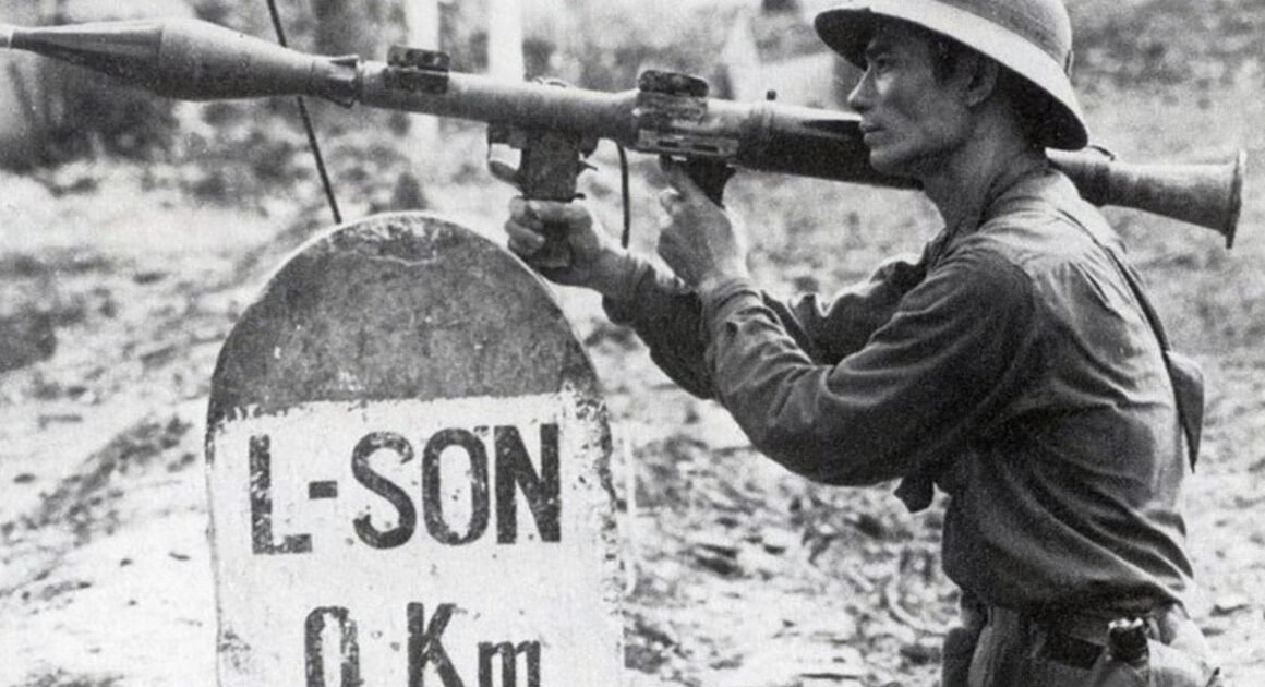 KHI TIẾNG SÚNG NỔ TRÊN BIÊN GIỚI PHÍA BẮC, NHỮNG NGƯỜI DÂN DỐI ĐỚN ĐÃ ĐƯỢC BỘ ĐỘI GIẢI CỨU NHƯ THẾ NÀO?