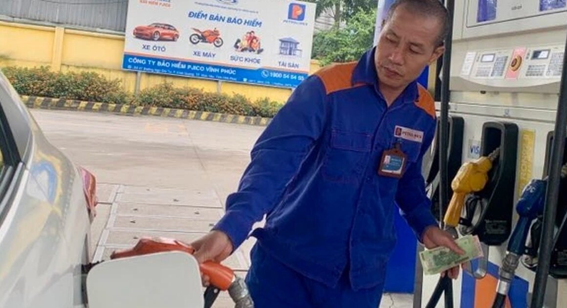 GIÁ XĂNG DẦU ĐỒNG LOẠT TĂNG TRƯỚC TẾT NGUYÊN ĐÁN BÍNH NGỌ 2026, GIÁ XĂNG TĂNG ĐẾN HƠN 400 ĐỒNG/LÍT, MỨC GIÁ TỐI CẢ TRONG HƠN 2 NĂM!