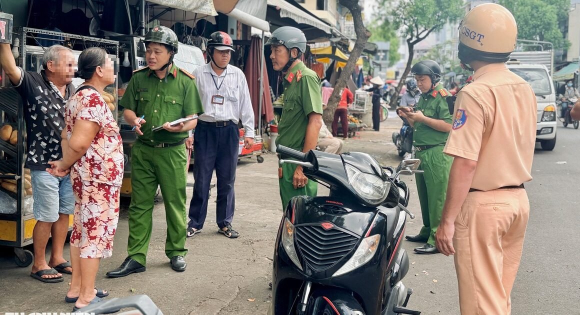 SAU TẾT, CHIẾN DỊCH XỬ LÝ LẤN CHIẾM VỈA HÈ CỦA TP.HCM ĐANG DIỄN RA QUY MÔ, GÂY CHĂM CHẾ TRONG CỘNG ĐỒNG!