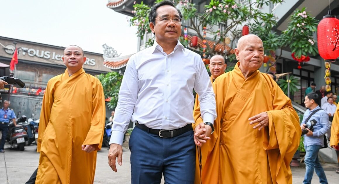 CHỦ TỊCH UBND TP.HCM NGUYỄN VĂN ĐƯỢC ĐẾN THĂM, CHÚC TẾT GIÁO HỘI PHẬT GIÁO VIỆT NAM TẠI THIỀN VIỆN QUẢNG ĐỨC