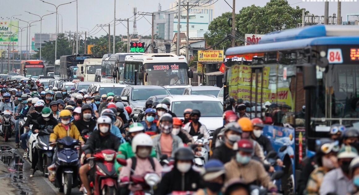 KHÁM PHÁ LỘ TRÌNH TRÁNH KẸT DỊP TẾT BÍNH NGỌ TẠI TPHCM TỪ VÒNG XOAY AN LẠC ĐẾN CẦU BÌNH ĐIỀN!