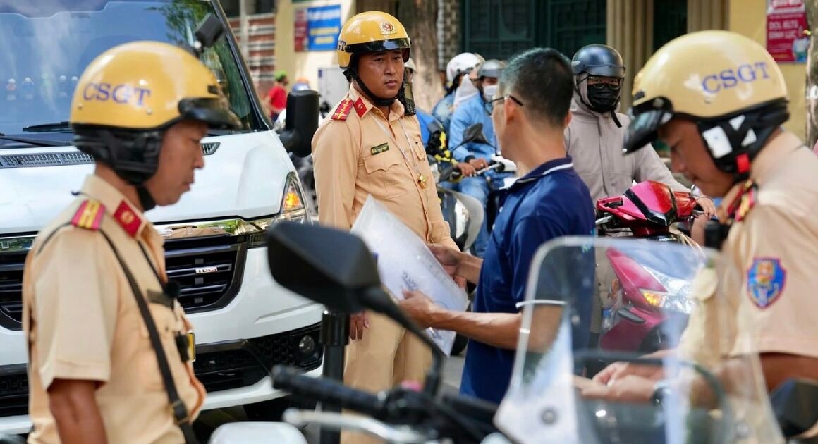 KHÁCH TRONG NGÀY ĐẦU NĂM, LỖI GÌ DỄ BỊ XỬ LÝ NHẤT TRONG CUỘC RA QUÂN CỦA CSGT TP.HCM?