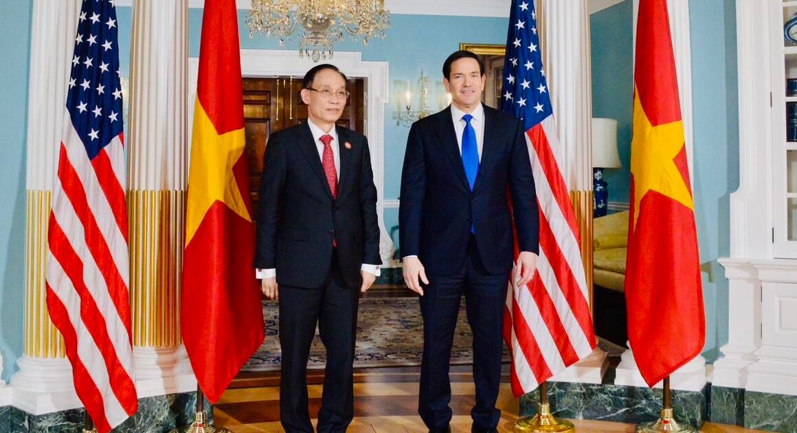 BỘ TRƯỞNG NGOẠI GIAO VIỆT NAM VÀ NGOẠI TRƯỞNG MỸ GHI DẤU BƯỚC NGOẠI GIAO ĐẶC BIỆT TRONG NGÀY 20.2!