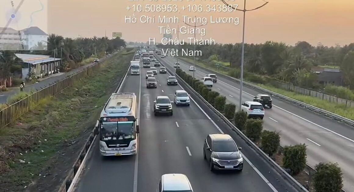 CHẠY VÀO LÀN KHẨN CẤP TRÊN CAO TỐC: CÓ BỊ PHẠT NGUỘI KHÔNG? CỤC CSGT ĐÁP ÁN GÂY THÚ VỊ