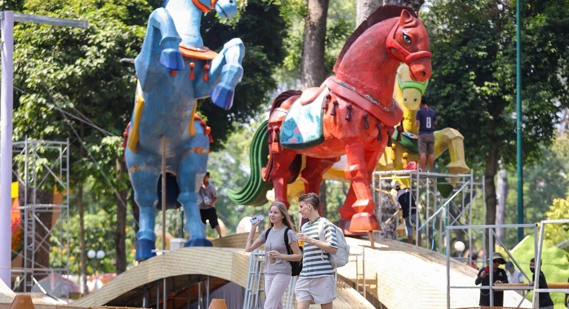 KHÁM PHÁ NHỮNG CÂU CHÚC ĐẶC BIỆT THEO TỪNG NĂM TRONG 12 CON GIÁP KHẾT NỐI TƯƠNG LAI VỚI TRUYỀN THỐNG VĂN HÓA VIỆT!