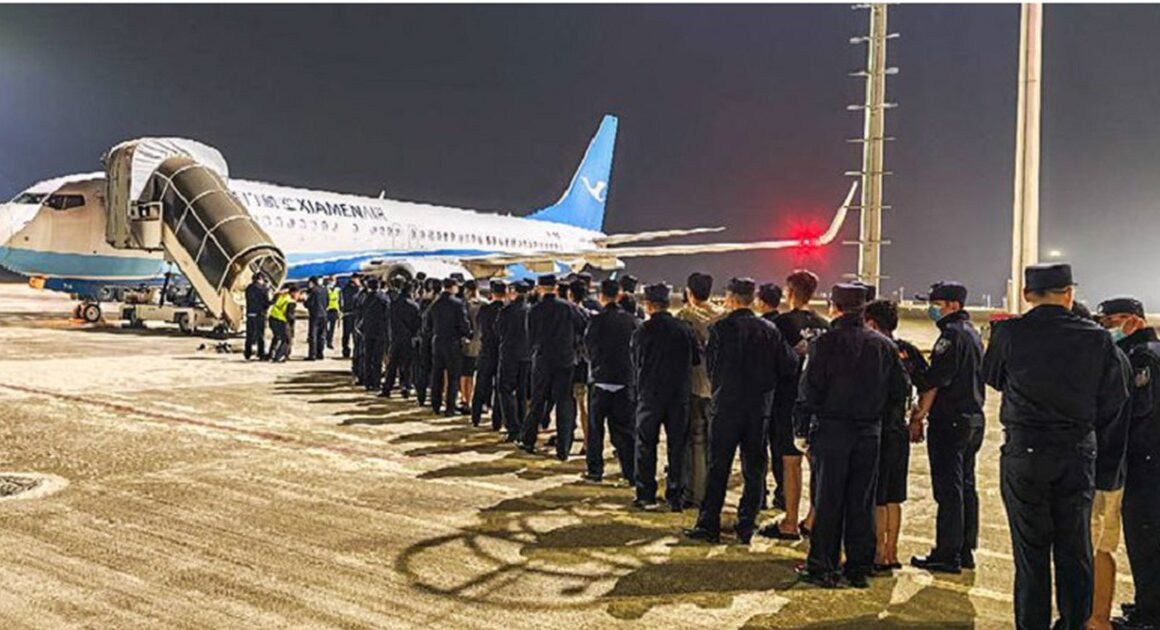 CẢNH SÁT CAMPUCHIA TRỤC XUẤT HÀNG TRĂM NGƯỜI TRUNG QUỐC LIÊN QUAN ĐẾN LỪA ĐẢO TRỰC TUYẾN, ĐÁP ỨNG NHIỀU ĐẶC ĐIỂM NĂNG NỔI CỦA TỘI PHẠM CÔNG NGHỆ