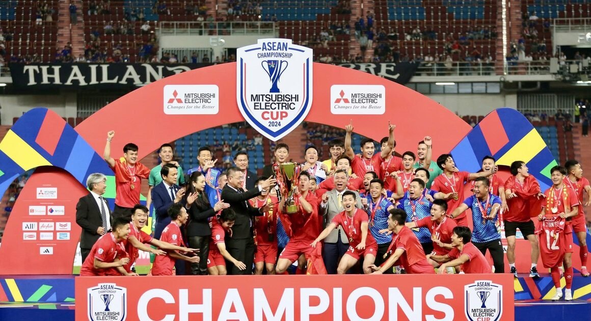 BÓNG ĐÁ VIỆT NAM ĐANG VƯƠN TẦM RA THẾ GIỚI – BƯỚC VÀO GIAI ĐOẠN MỚI CỦA SỰ PHÁT TRIỂN