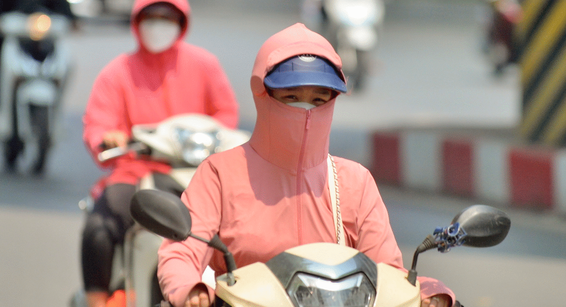 KHÔNG KIỂM SOÁT NẮNG NÓNG CAM BẮP ĐẾN SỚM TRÊN KHẮP ĐẢO BẮC BỘ VÀ NAM BỘ!