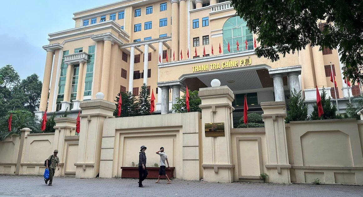 BẠN SẼ BẤT NGỜ KHI BIẾT AI LÀ THÍ SINH TRẺ NHẤT ĐƯỢC CHỌN VÀO CÔNG CHỨC THANH TRA CHÍNH PHỦ!