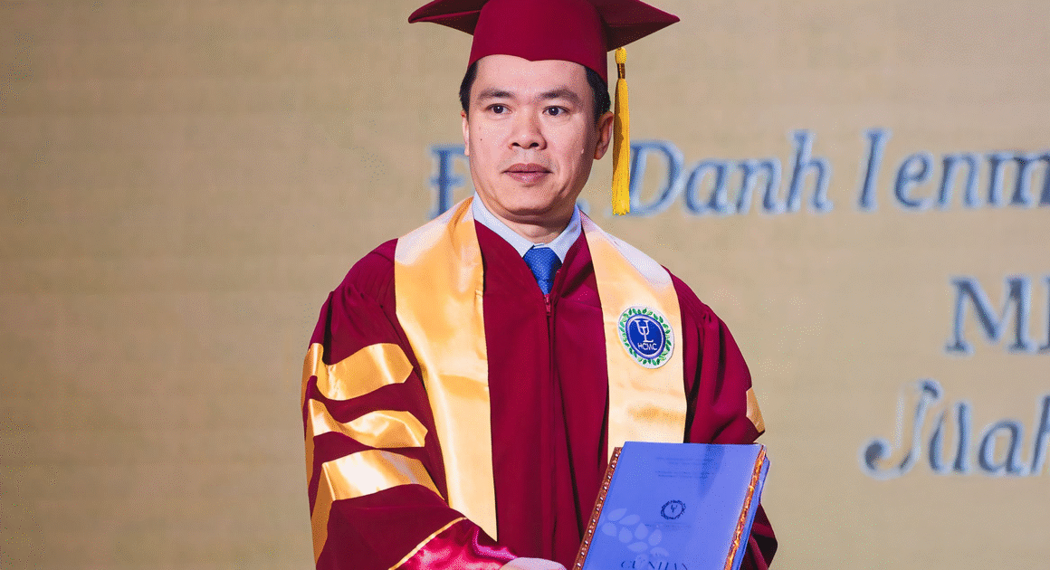 VÌ SAO GIÁO SƯ VIỆT NAM LẠI ĐƯỢC PHONG TẶNG DANH HIỆU HIỆP SĨ HÀN LÂM PHÁP?