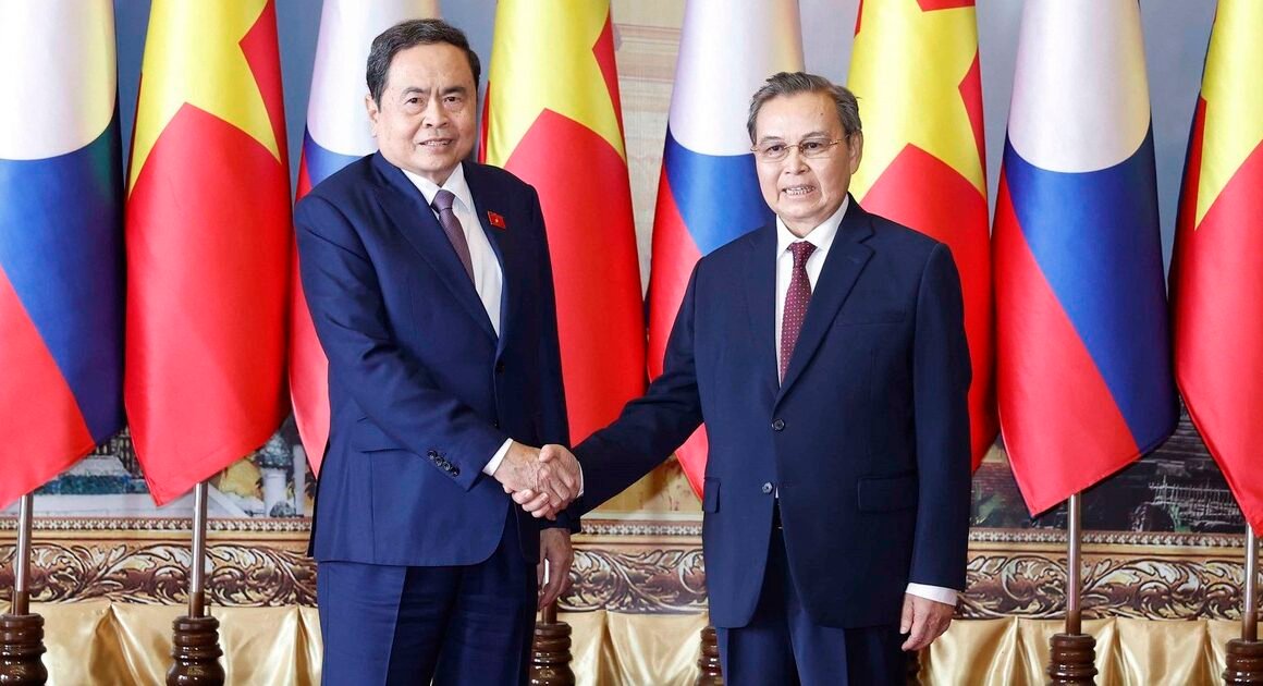 TỔNG BÍ THƯ TÔ LÂM VÀ CHỦ TỊCH QUỐC HỘI TRẦN THANH MẪN GẶP GỠ CHỦ TỊCH QUỐC HỘI LÀO SAYSOMPHONE PHOMVIHANE: MẬT GIAO LƯU ĐẶC BIỆT TRONG CHUYẾN THĂM NHÀ NƯỚC